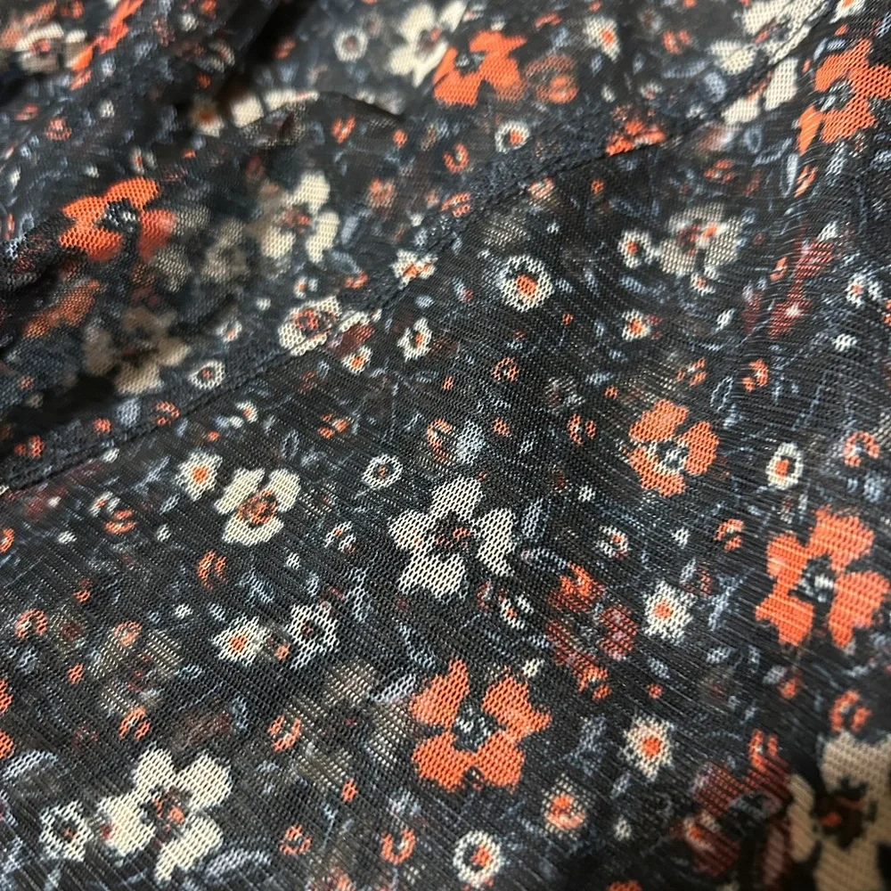 FREE PEOPLE Sheer Balloon Sleeve Floral Top Size Small - Picture 5 of 6